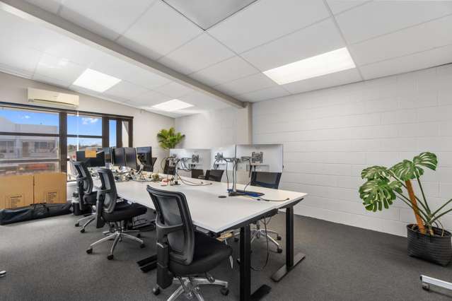 First floor/919 Victoria Street Hamilton Central_2