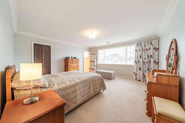 19 Comeskey Grove Elderslea_16