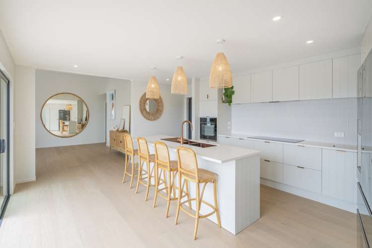 5 Joyce Harsant Place Cooks Beach_5