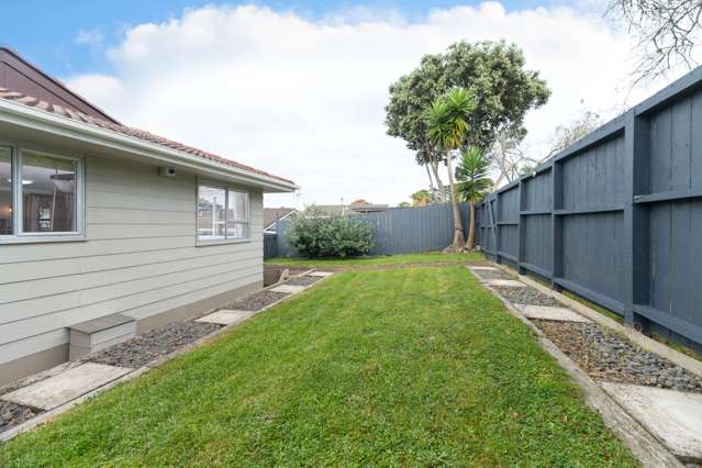 1/20 Lambrown Drive Totara Vale_4