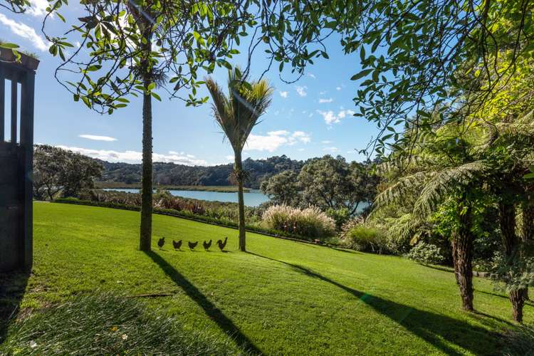 16 Dorothy Road Laingholm_10