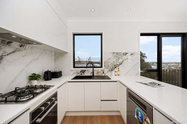 16/69 Target Road Totara Vale_7