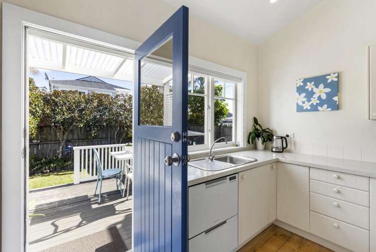 7 High Street Devonport_4