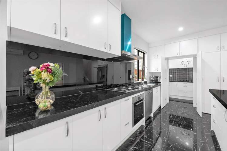 15 Eastfield Avenue Flat Bush_14