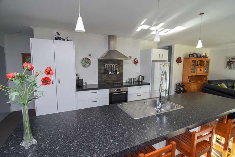 13 Tararua Crescent Carterton_4