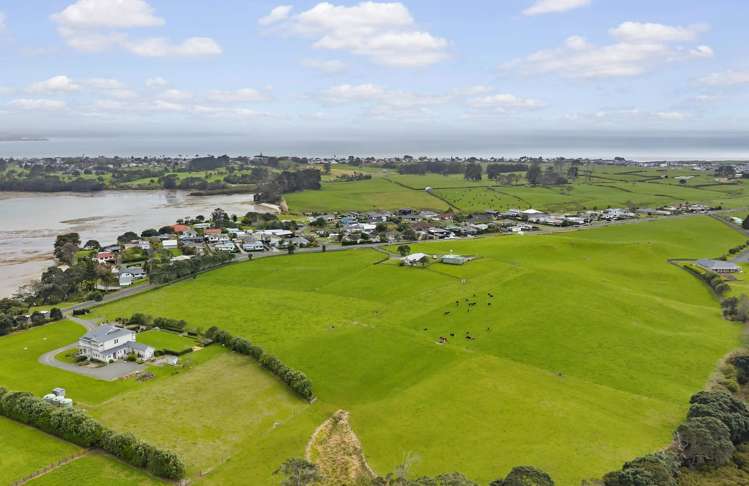 111 Wharf Road Clarks Beach_49