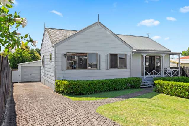 Charming Family Home in Clendon Park