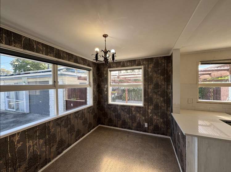 54A Houchens Road Glenview_15