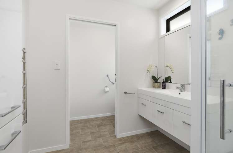 8 Black Rock Way Paeroa_9