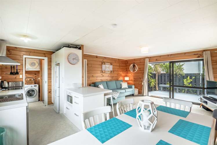 2/9 Teal Crescent Beach Haven_6