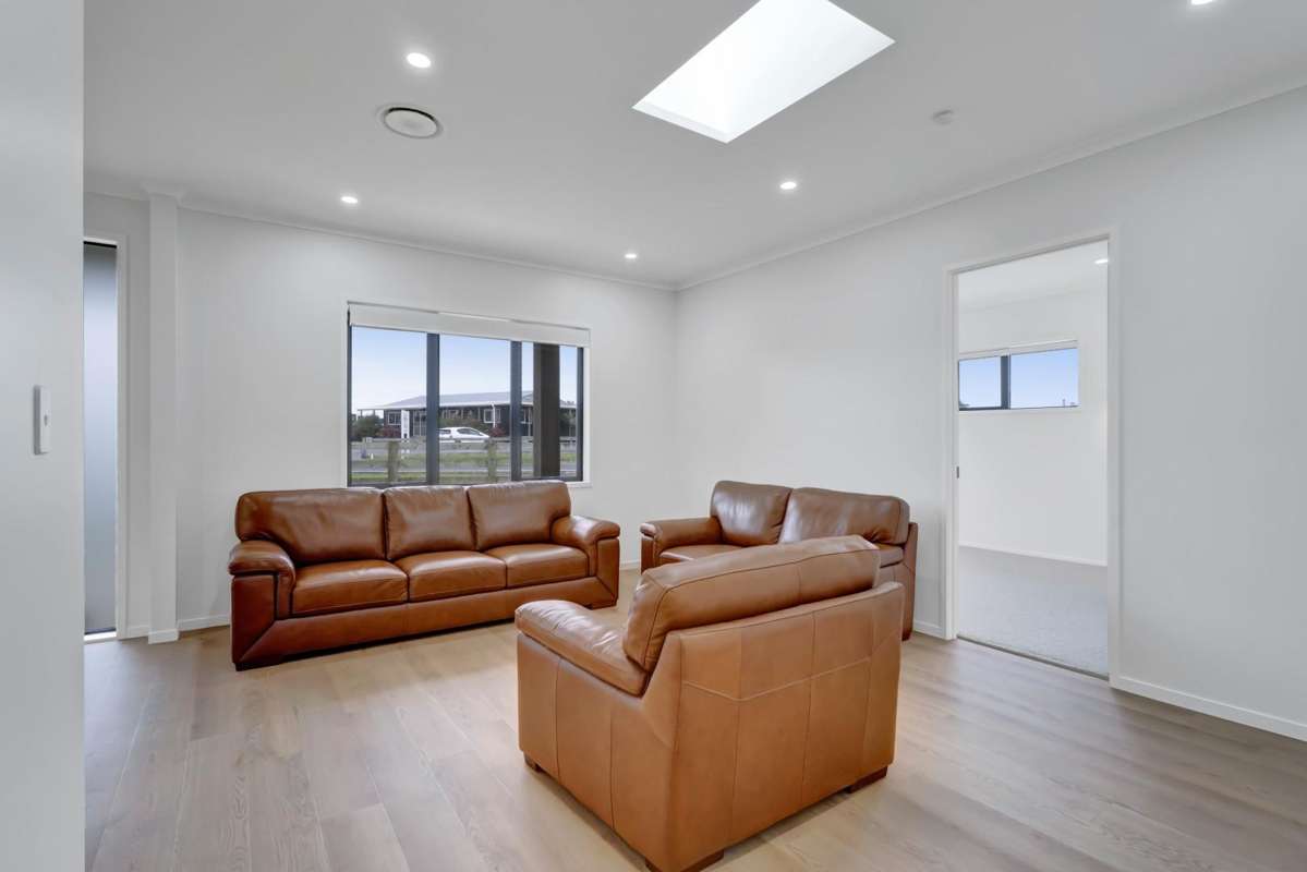 21 Airport Drive_5