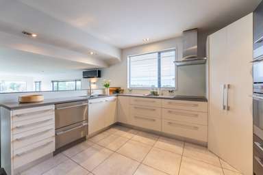 203 Douglas Street_4