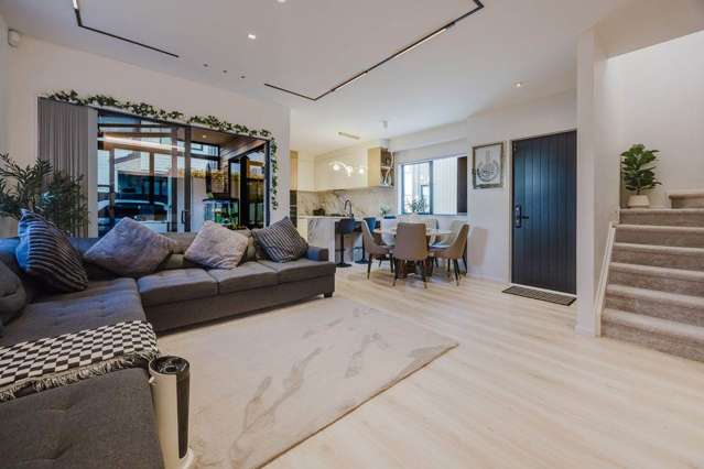 2/4 Bingara Place Favona_1