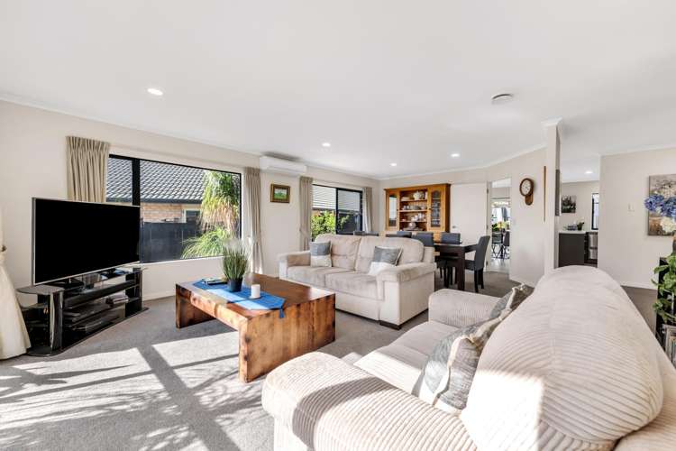 43 Newbliss Crescent East Tamaki Heights_6