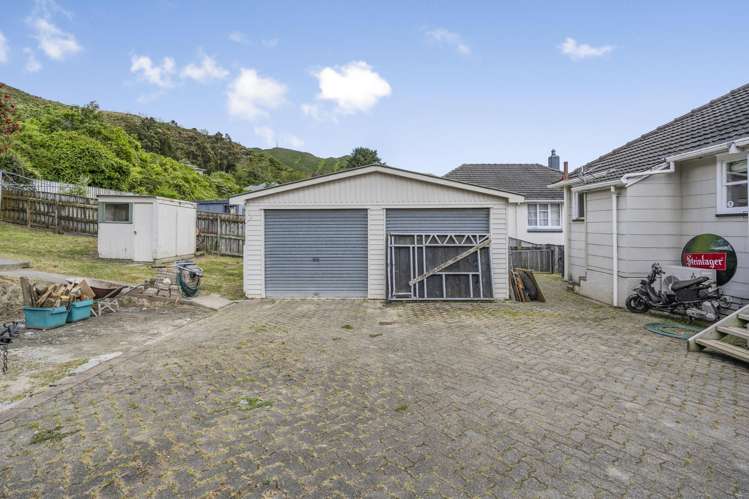 200 Waddington Drive Naenae_14