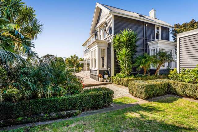 SENSATIONAL ASPECT, DRESS CIRCLE LOCATION