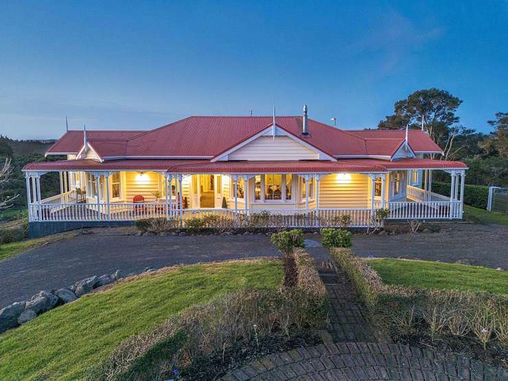 81 Piha Road, Piha, Waitakere city Auckland