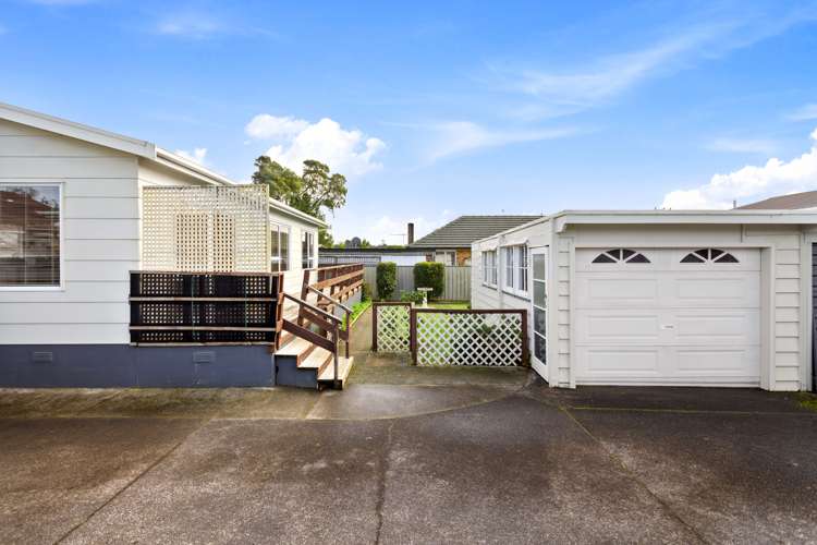 2/2 Garelja Road Henderson_13