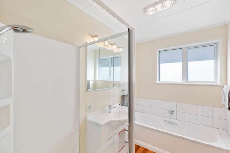 7 Kent Crescent Awapuni_11