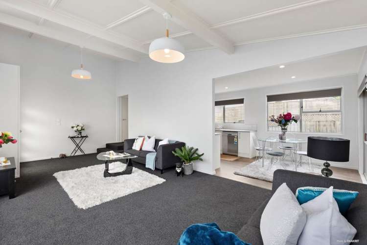 48 Eyre Street Henderson_6