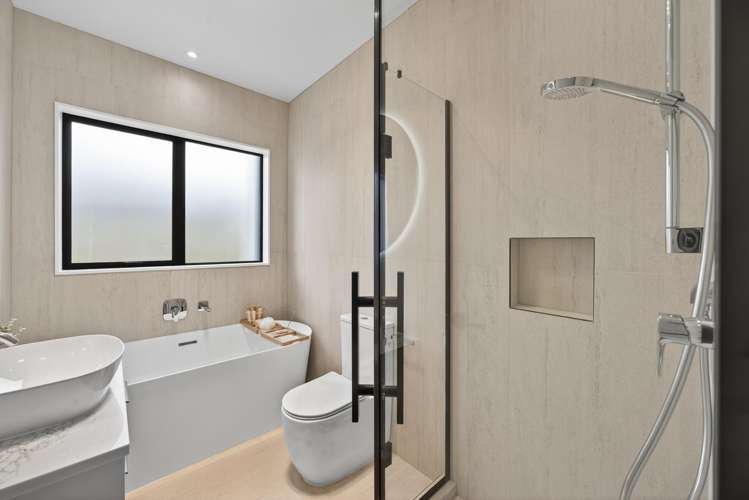 8 Tuwai Crescent Opaheke_21