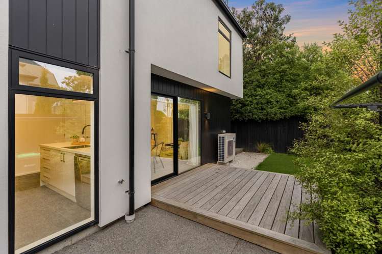 2/10 Brockworth Place Riccarton_13