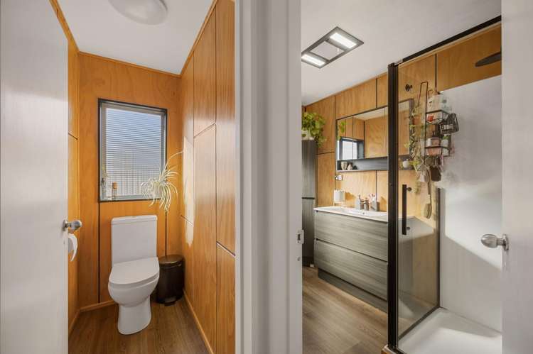 2/237 Georges Drive Napier South_12