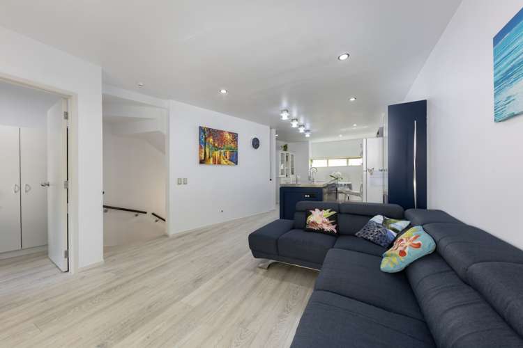 34/21 Hunters Park Drive Three Kings_6