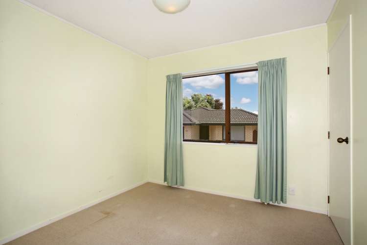 2/60 Beach Road Pahurehure_9