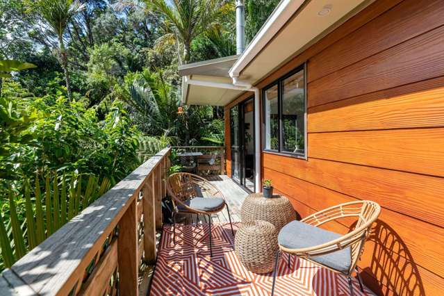 11 Valley View Road Titirangi_1