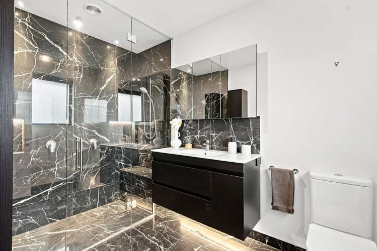 56 Carnaveron Drive Lincoln_20
