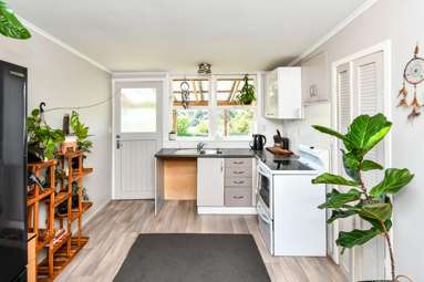 1577 Great South Road_4
