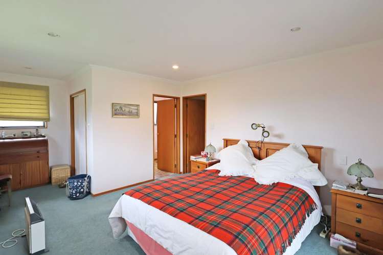 14 Danube Road Winton Surrounds_14