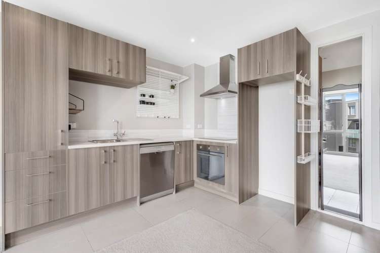 506/1 Rose Garden Lane Albany_2