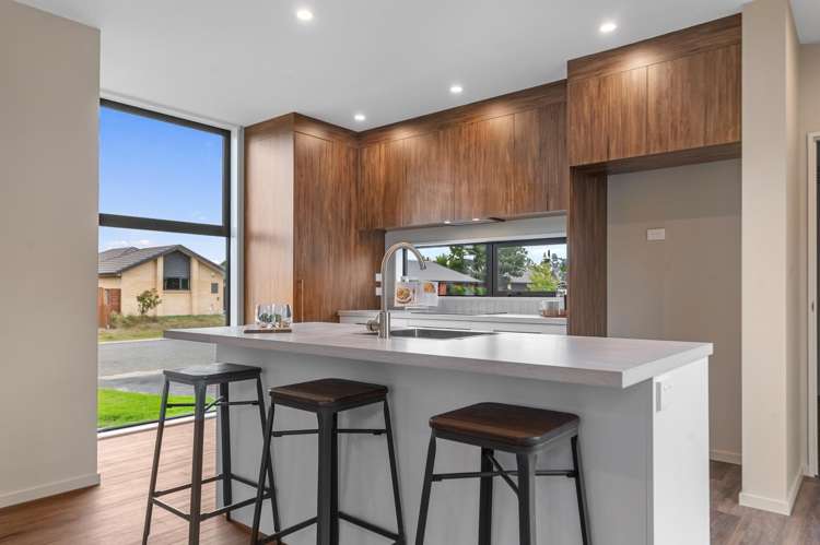 1/30 George Street Rolleston_2