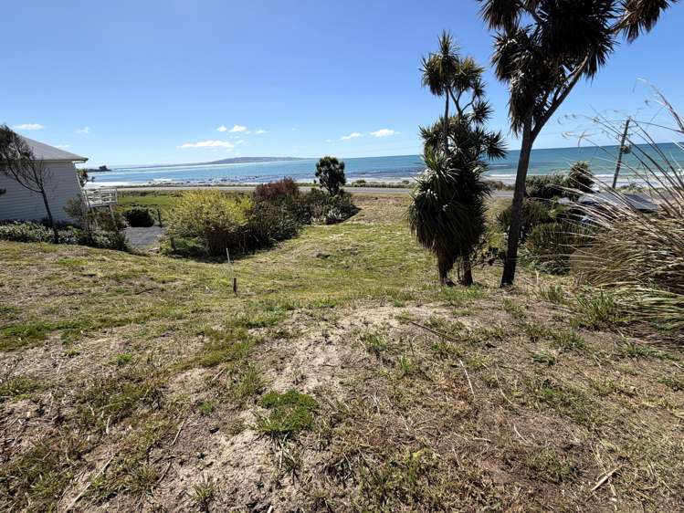 24 The Nuggets Road Kaka Point_6