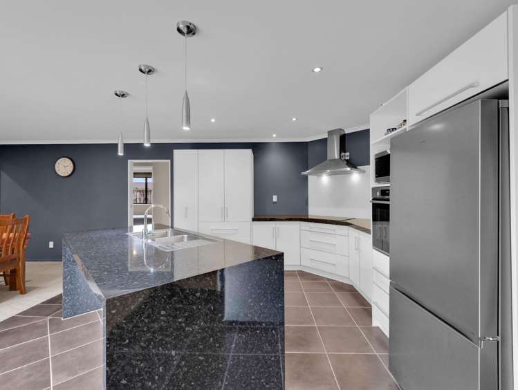 48 Wiltshire Drive Huntington_6