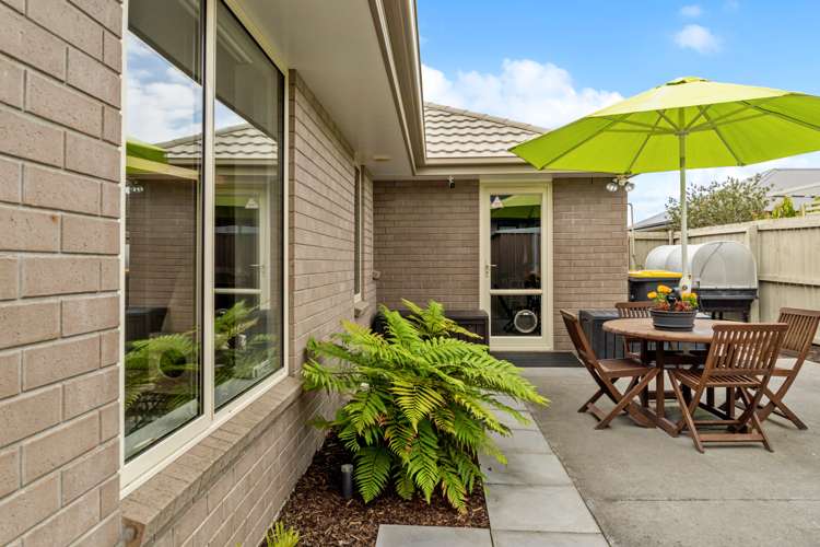 9 Flaxon Place Burwood_11