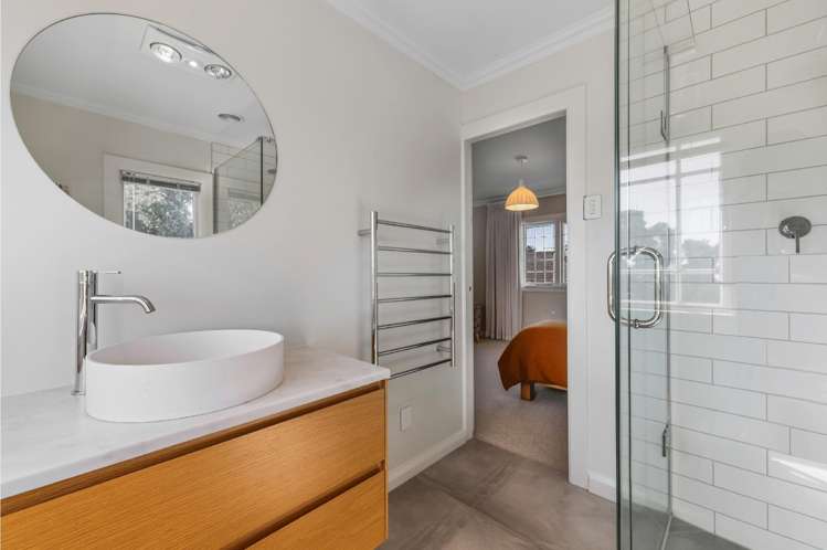 26 Baring Terrace Strandon_14