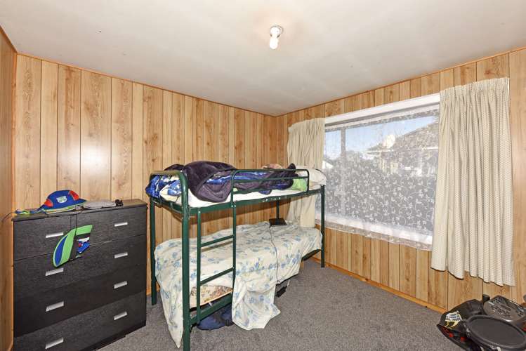 172 Shortland Street Aranui_13