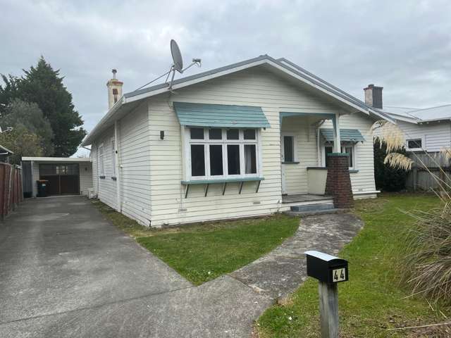 44 Burns Street, Takaro