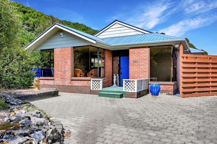192 Rolleston Street Hokitika_10