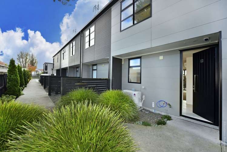 8/68 Barbour Street_5