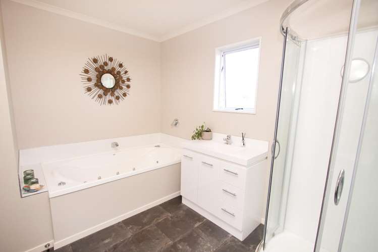 175 Middle Road Allenton_21