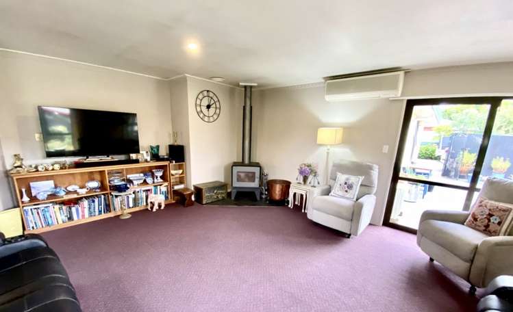 22 Pages Road Allenton_9