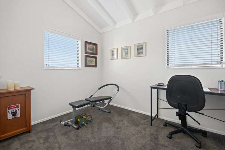 32 Derrimore Heights Clover Park_12