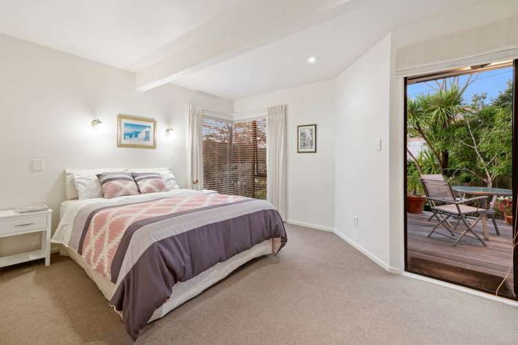 2/97 Beach Road Castor Bay_30