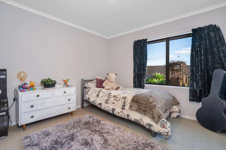 2 Holcombrooke Lane Welcome Bay_16