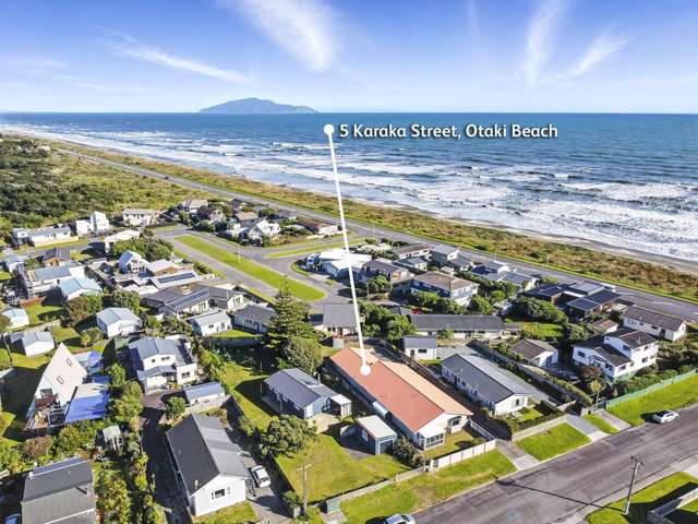 Coastal Living At Its Best In Otaki Beach