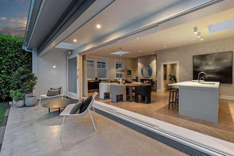 9 Shoal Bay Road Devonport_21